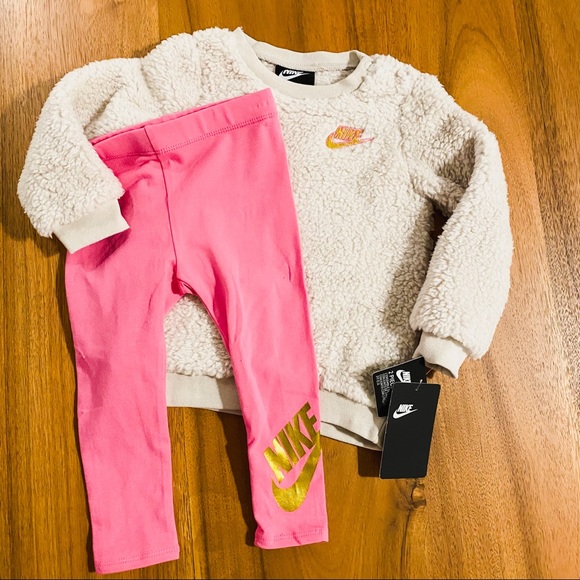 nike 2 piece legging set